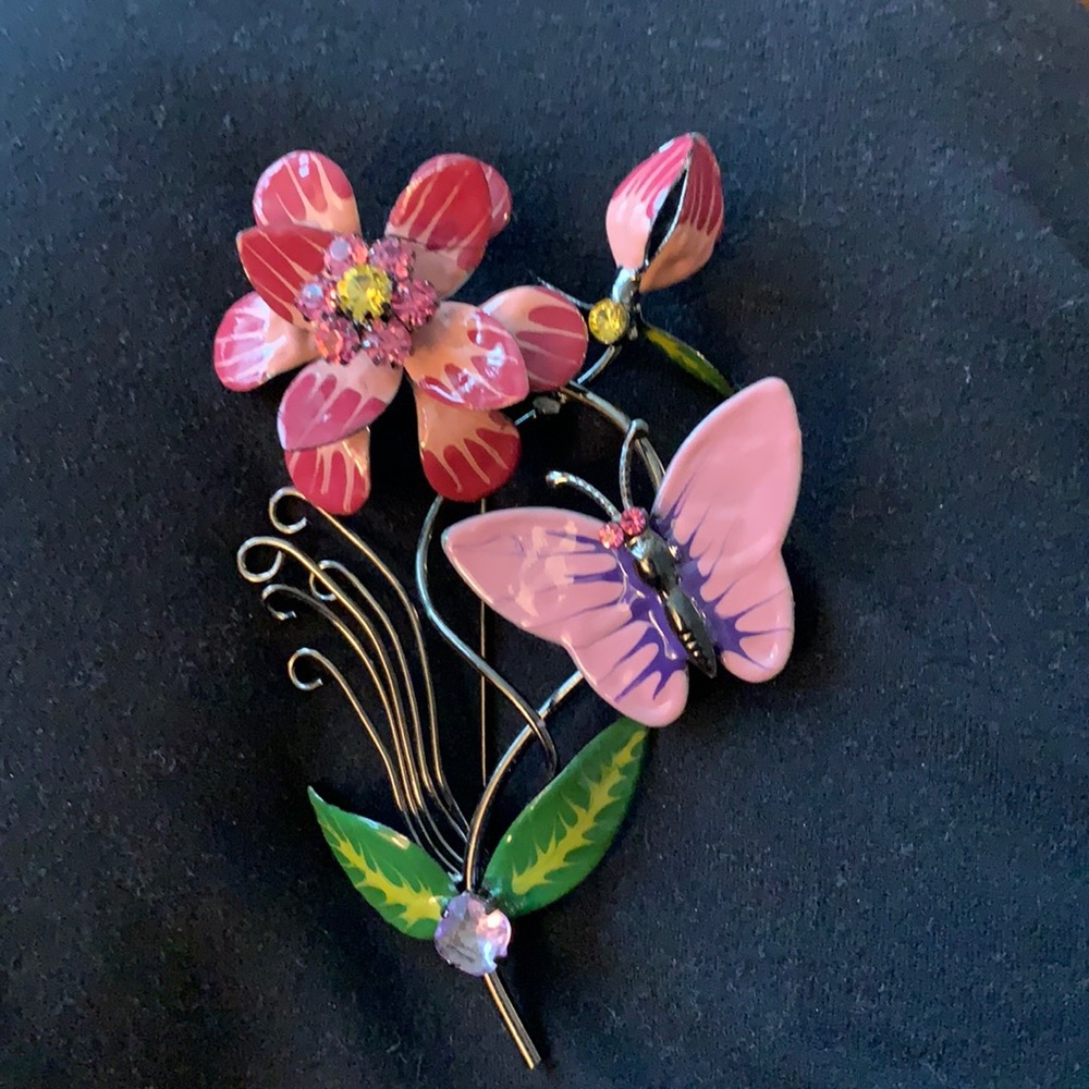 Flower snd butterfly brooch